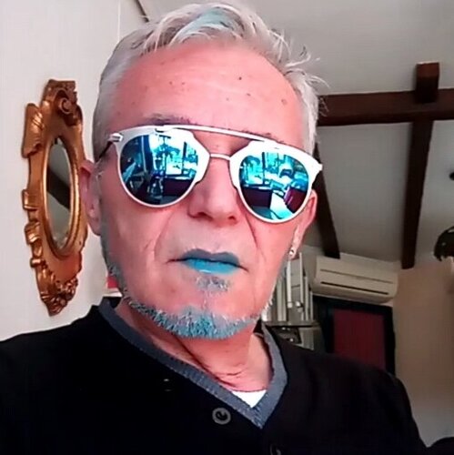 Volg Jumore Juan Molina Reolid op Singulart