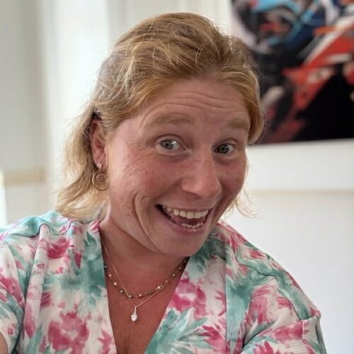 Follow SUZY PAYSAN on Singulart