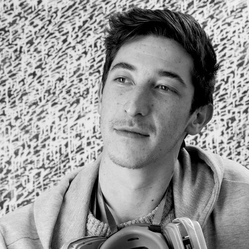 Volg Tom Nelson op Singulart