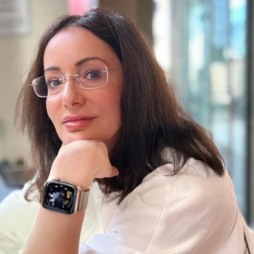 Follow Yana Raynus on Singulart