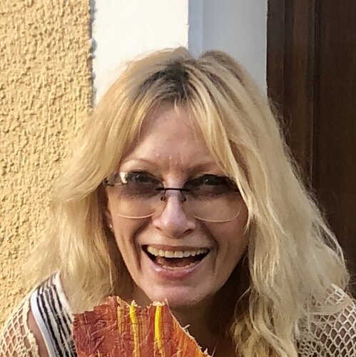 Follow Marina Agre on Singulart