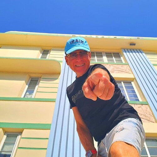 Sigue a Danny Hoens en Singulart