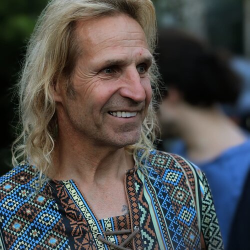 Sigue a MONSIEUR MOREAU en Singulart