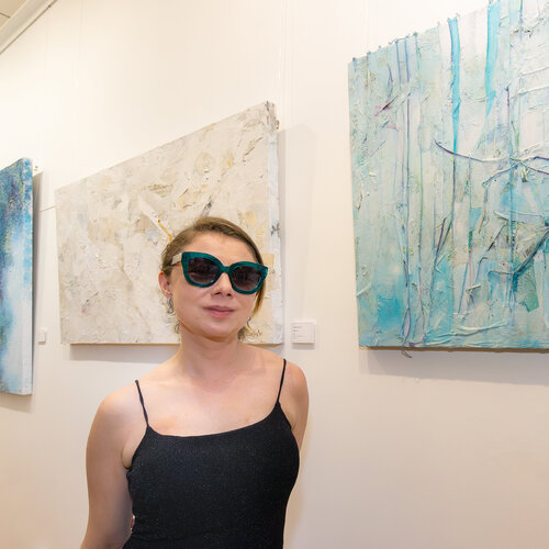 Volg Angela Cuello op Singulart