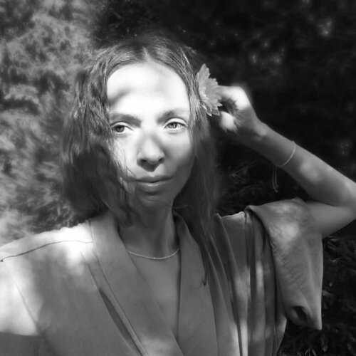 Volg Ewa Żuchnik op Singulart