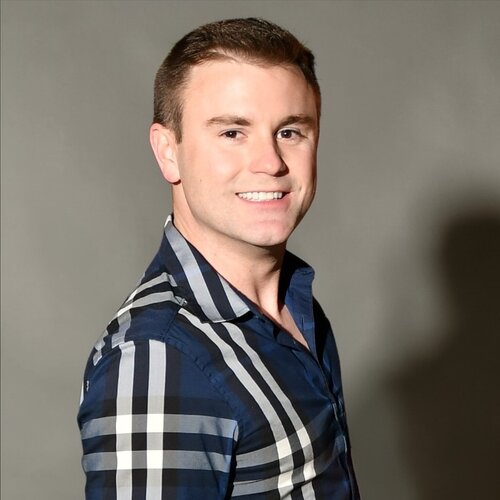 Follow Alexander Michael on Singulart