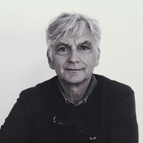 Segui Luca Urzì su Singulart