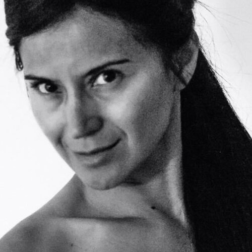 Follow Maria Vasquez on Singulart