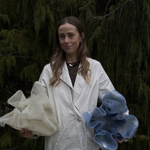 Follow Emilie Jensen on Singulart