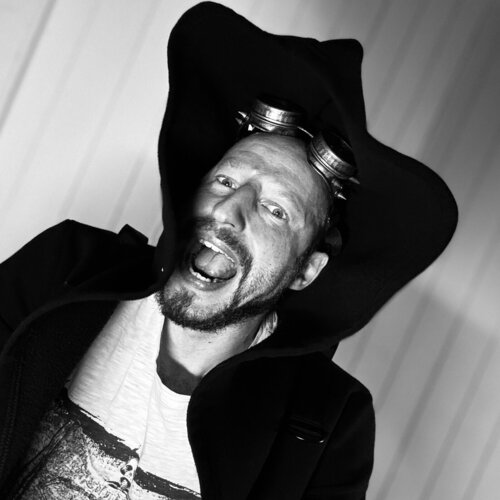 Folgen Sie Adomas Vasiliauskas auf Singulart