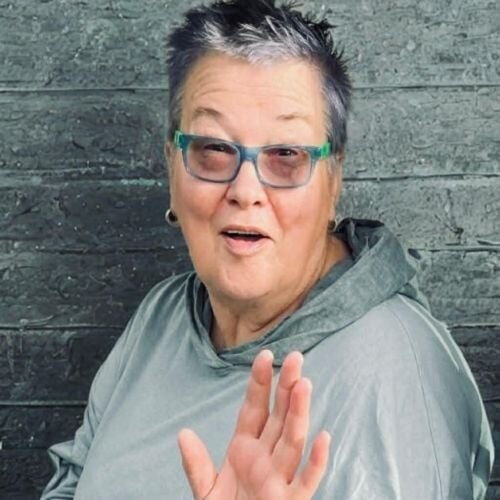 Follow Viola Benešová on Singulart