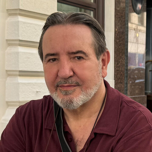 Follow Mike Baran on Singulart