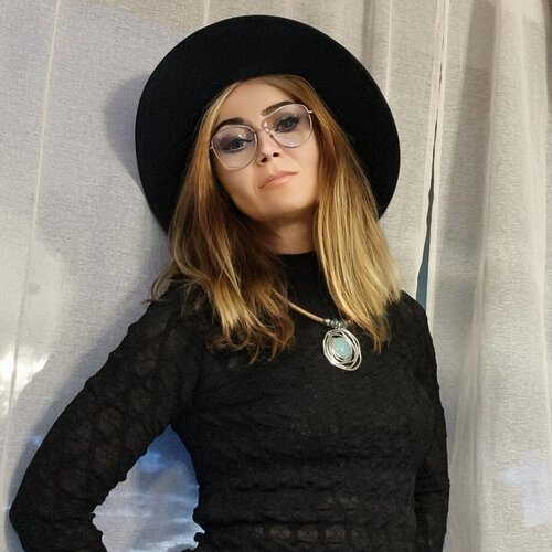 Volg Corina Hühnlein op Singulart