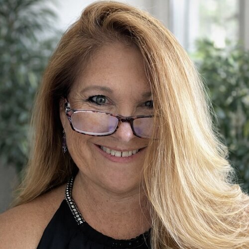 Follow Teraysa Guinasso on Singulart