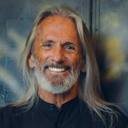 Follow Russell Garn on Singulart