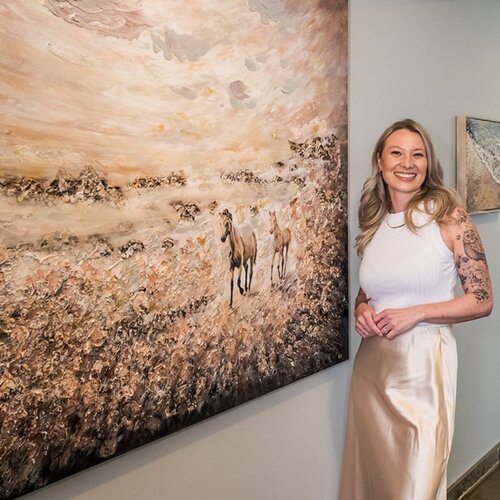 Follow Kristie Holden on Singulart