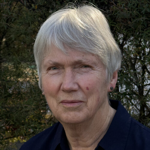 Follow Hilary Warren on Singulart