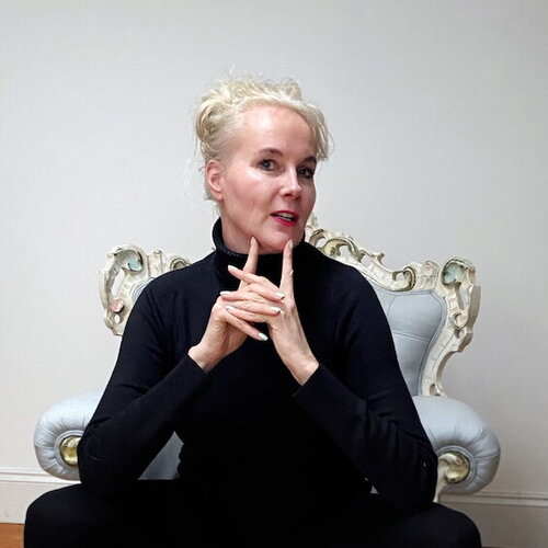 Follow Elle Ford on Singulart