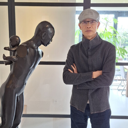 Segui Qiangli Liang su Singulart