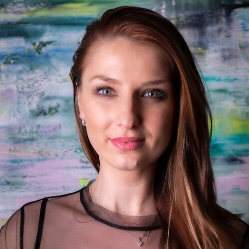 Follow Maria Esmar on Singulart