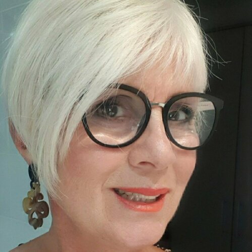 Volg Maya Hinkelmann-Oestreich op Singulart