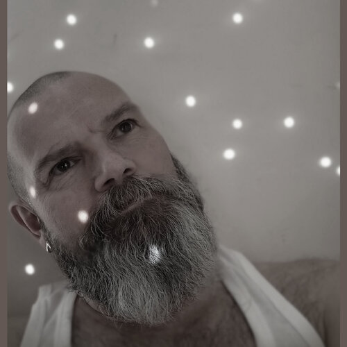 Follow Marcus Cotton on Singulart