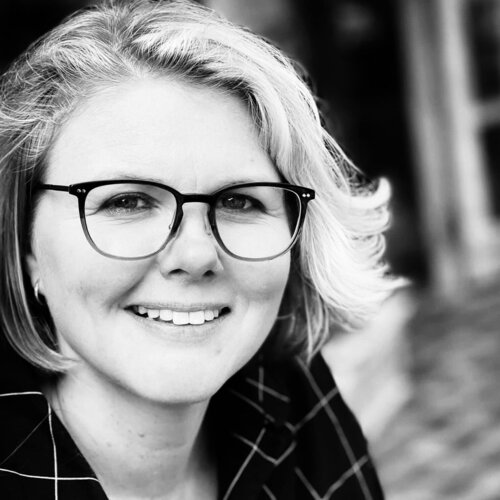 Follow Díana Júlíusdóttir on Singulart