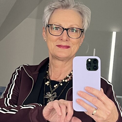 Follow Doris Wolf on Singulart