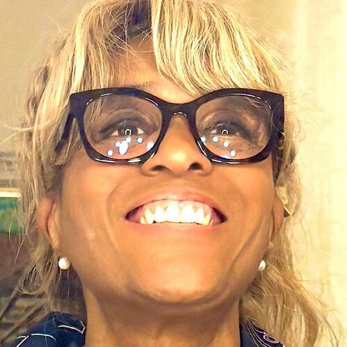 Follow Lyne de Vee on Singulart