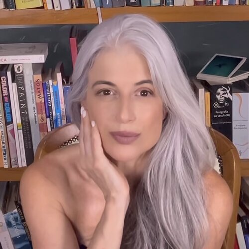 Follow Luciana Napchan on Singulart