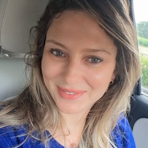 Sigue a Nesma BENZEKRI en Singulart