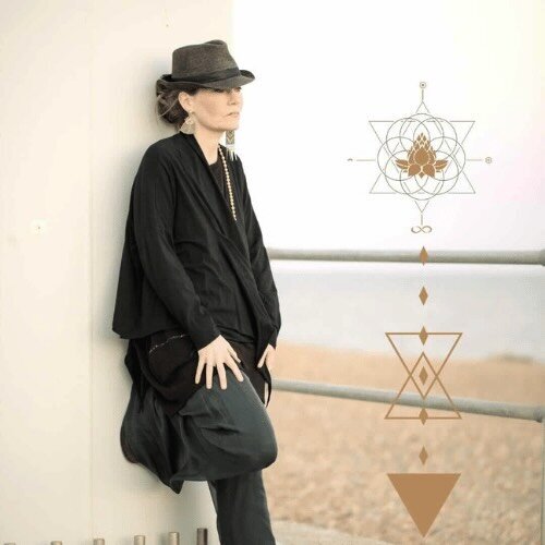 Follow Jenny mccarty on Singulart