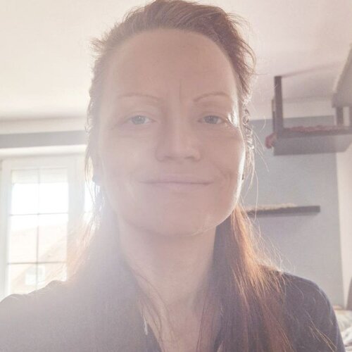 Follow Leuchtfeuer888 (Lisa Kühn) on Singulart