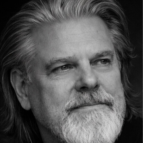 Follow Dirk Knaack on Singulart