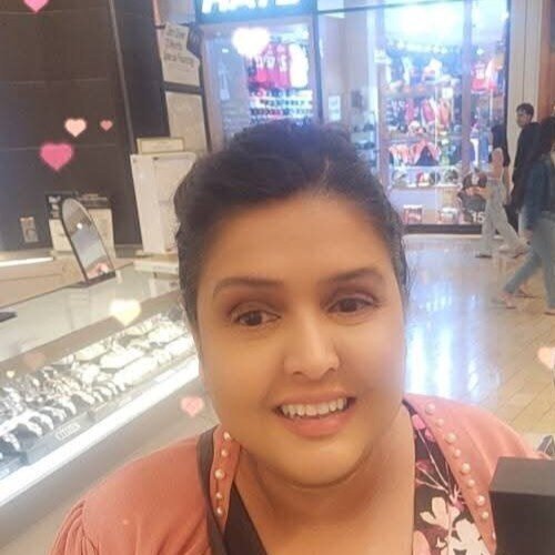 Follow Moushumi Israr on Singulart