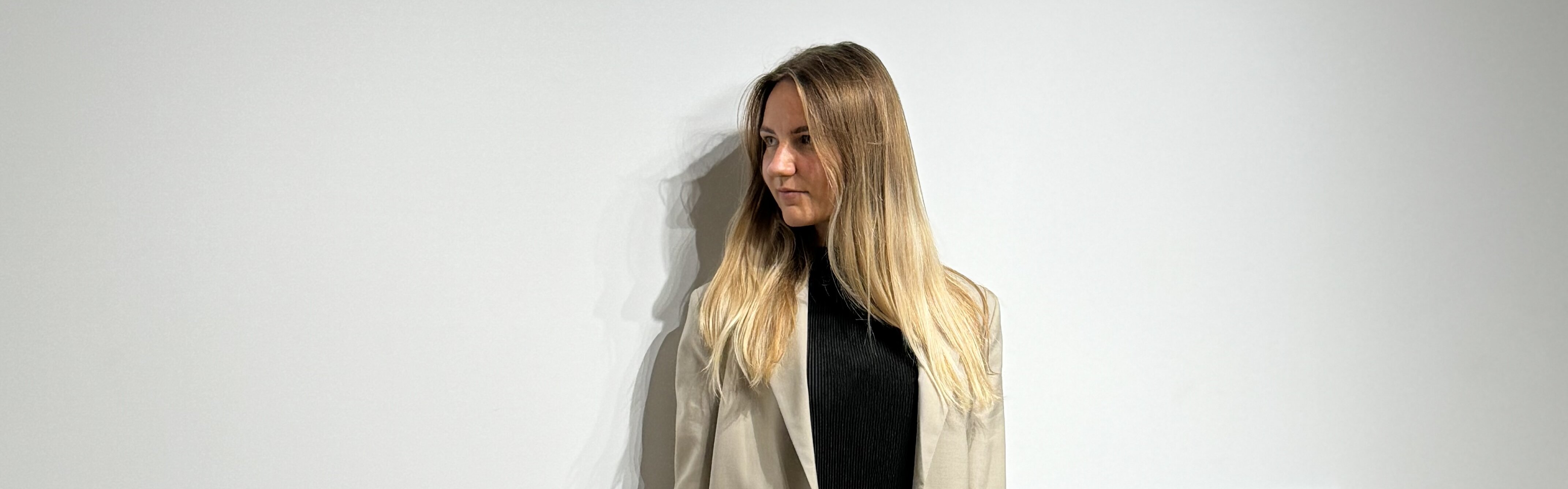 Exposición El lienzo susurrante - Anastasiia Krykun