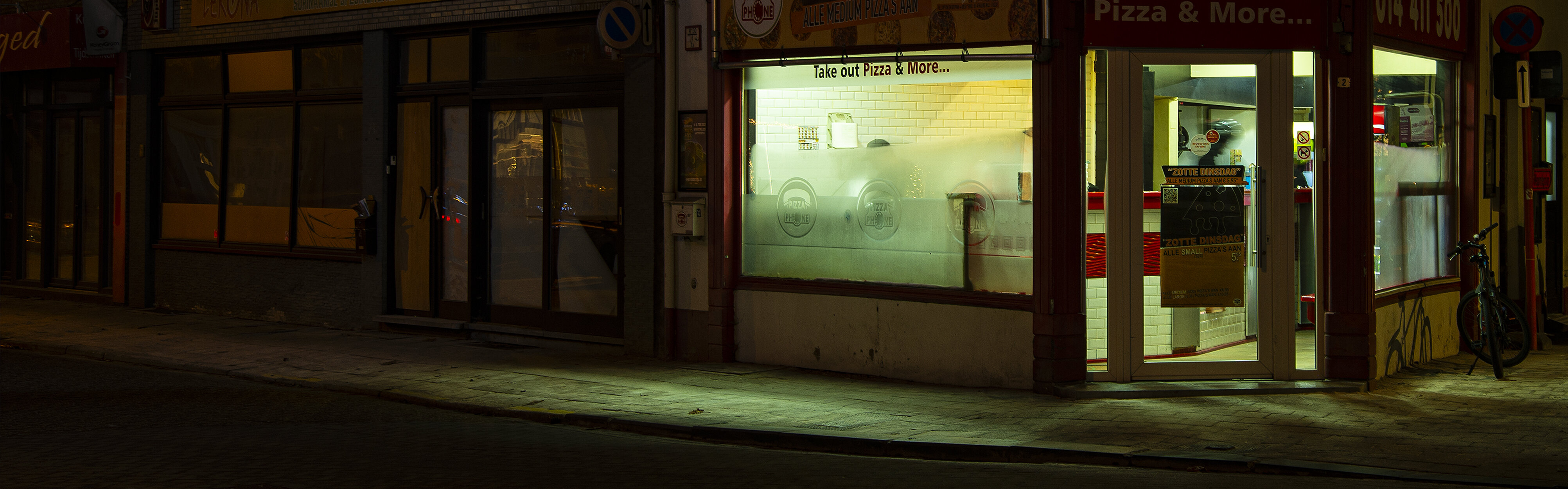 Exposición "Muros narrativos, luz y sombra" - Mark De Roeck