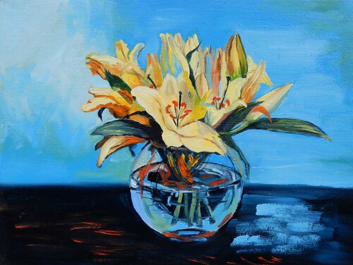 Bright flowers. Lillies, flowers in a vase. Vita Schagen