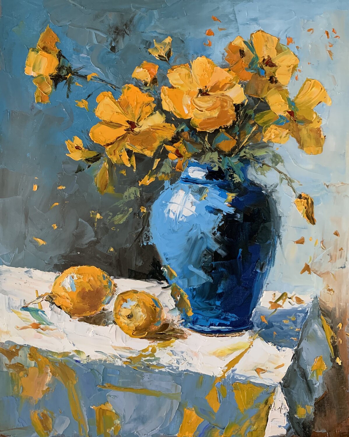 Yellow wild flowers in a blue vase. Vita Schagen Originalgemälde zu verkaufen