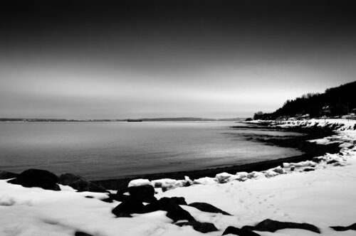 Hiver sur les rives du Saint-Laurent à Saint-Irénée de Cristina Stefan, Fotografía a la venta en Singulart