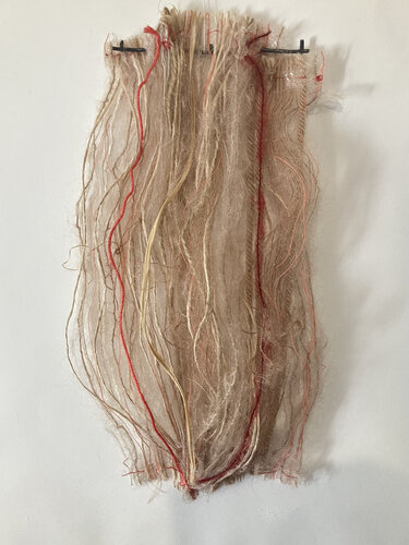 Frou-frou ( le 12 ème Filaire ). van Anne Iris, Textiel te koop op Singulart