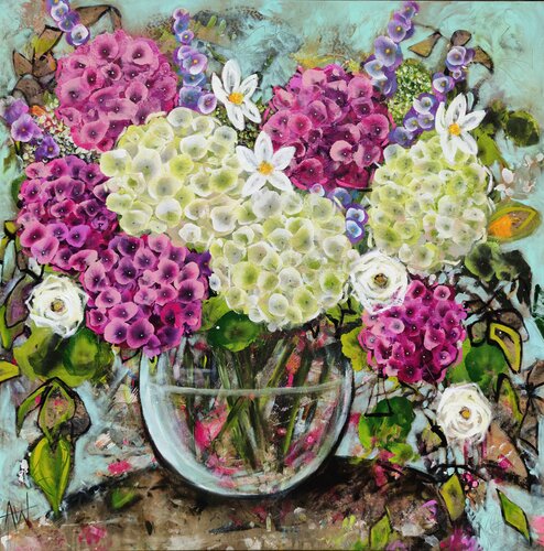 Pink and White Hydrangea Blooms di Angie Wright, Pittura in vendita su Singulart