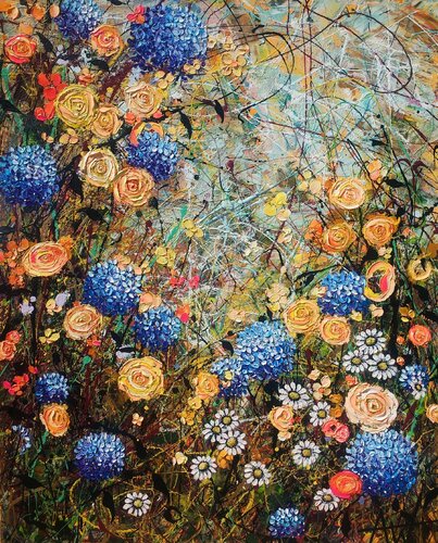 Blue Hydrangea and wild peach roses di Angie Wright, Pittura in vendita su Singulart