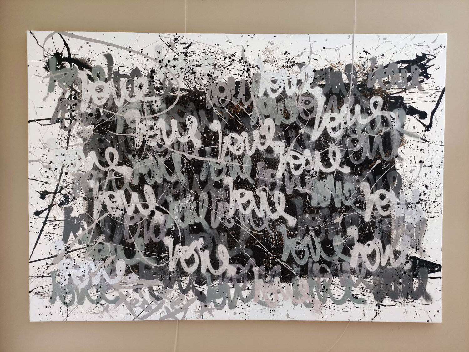 Drawing Silver Love door Tadas Zaicikas (2023) : Schilderij Acryl,  Spuitverf op Canvas - Singulart, image size:1500x1126