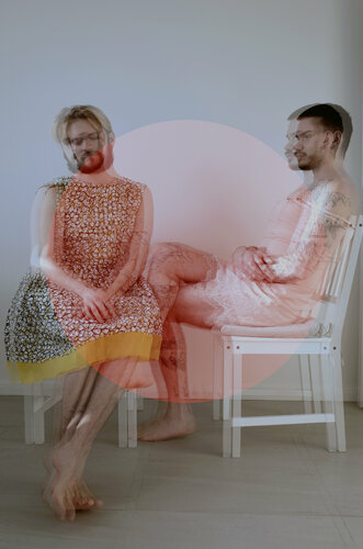 dgesrgerj \ A MAN. HIDDEN MAN van Leni Smoragdova, Fotografie te koop op Singulart