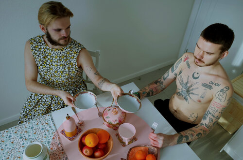 poetertrj \ A MAN. a HIDDEN MAN van Leni Smoragdova, Fotografie te koop op Singulart