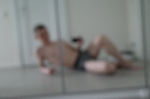 $#Ds  \ A MAN. HIDDEN MAN van Leni Smoragdova, Fotografie te koop op Singulart