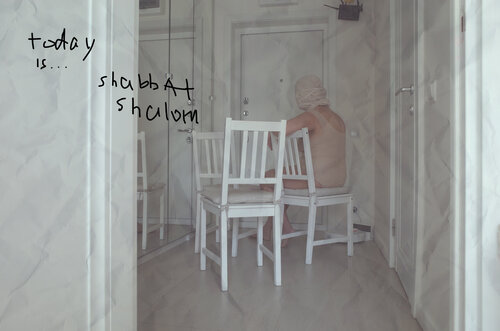 4#RW / Figures collection: She would buy the flowers herself - {$M} van Leni Smoragdova, Fotografie te koop op Singulart