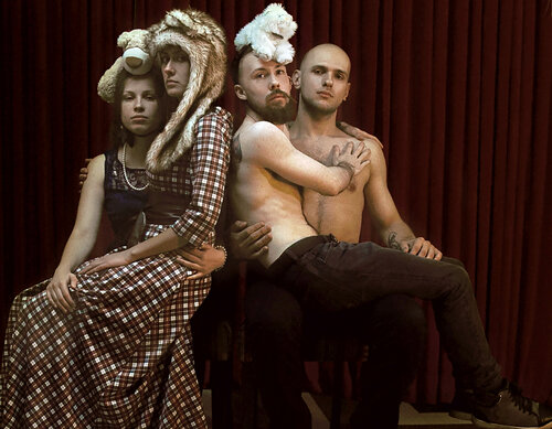 х9!3 / Toy boy, toy girl - {$M} di Leni Smoragdova, Fotografia in vendita su Singulart