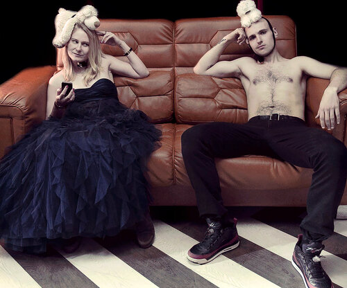 87!3 / Toy boy, toy girl - {$M} di Leni Smoragdova, Fotografia in vendita su Singulart